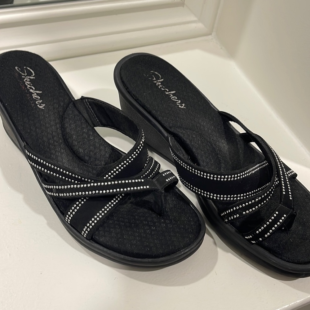 Sketchers sandals